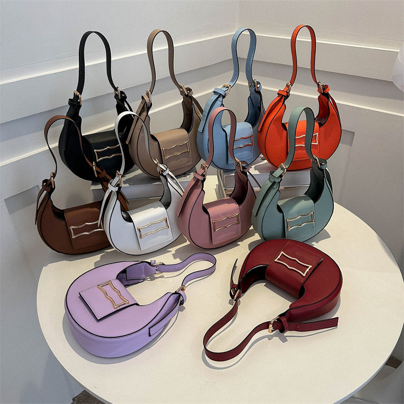 CRESCENT ARMPIT BAG